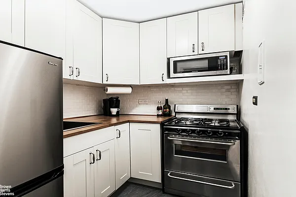 Rented by Brown Harris Stevens | media 18