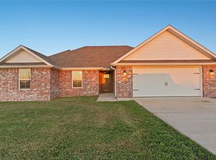 1704 Taylor Orchard Rd, Gentry, AR 72734