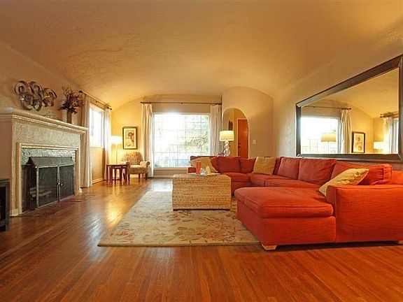 2nd image of 1617 E Orange Grove Blvd