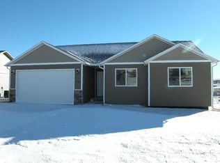 3505 Goldenrod Ave, Gillette, WY 82716