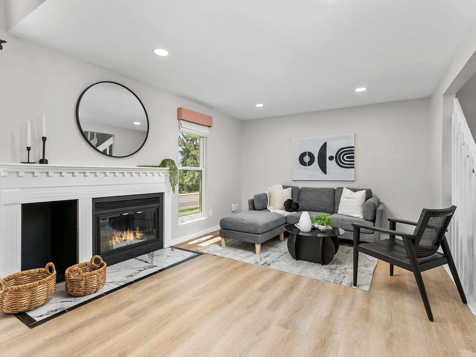 3 bed, 2.5 bath, 1589 sqft, $2,300 — Photo 3