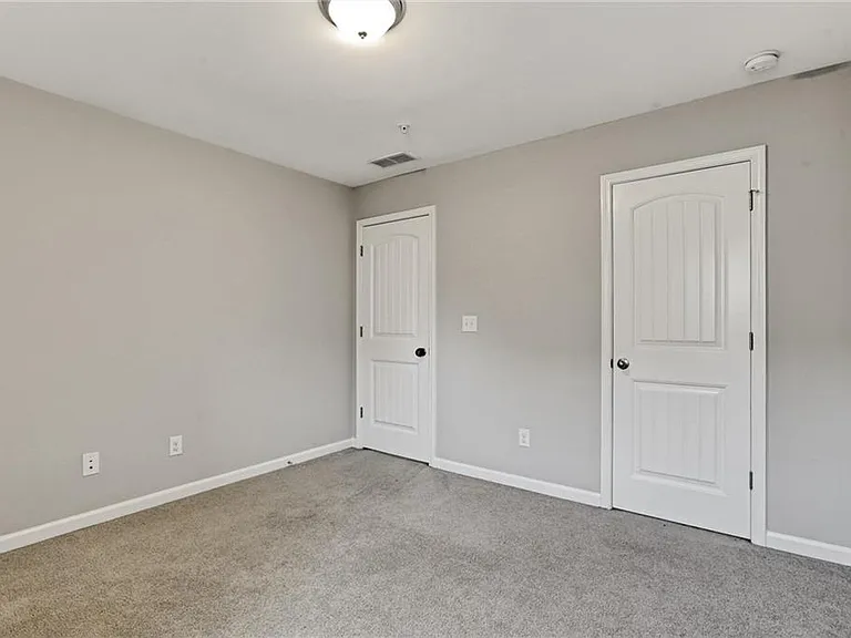 1237 Foxcroft Ln E — Photo 25