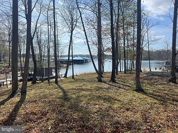 4th image of 102 Fairview Dr