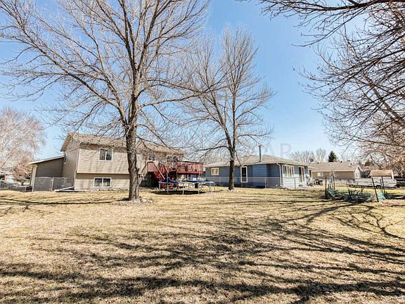 4th image of 2807 26th Street Cir S