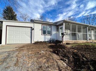 211 1/2 NE Main St, Lees Summit, MO 64063