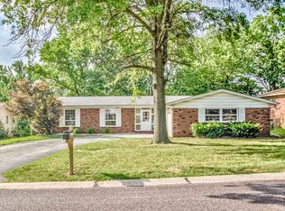 11887 Hidden Lake Dr, Saint Louis, MO 63138