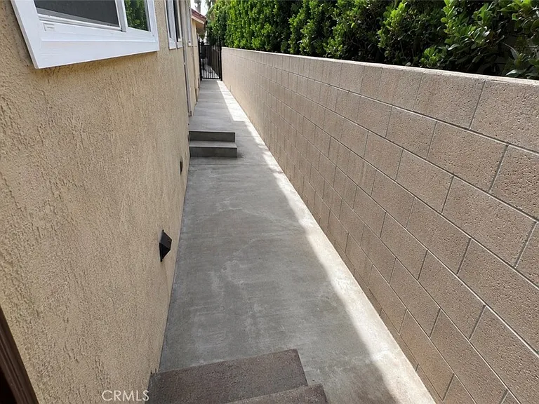 15226 Normandie Ave #B — Photo 23