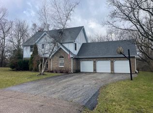 40670 N Black Oak Ave, Antioch, IL 60002