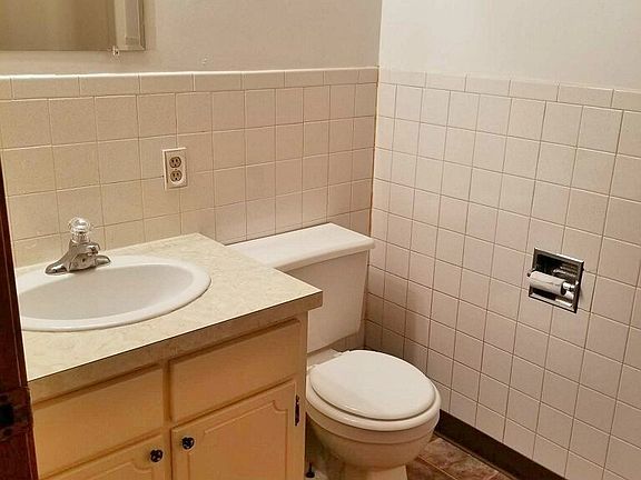 4th image of 321 6th St N APT 1