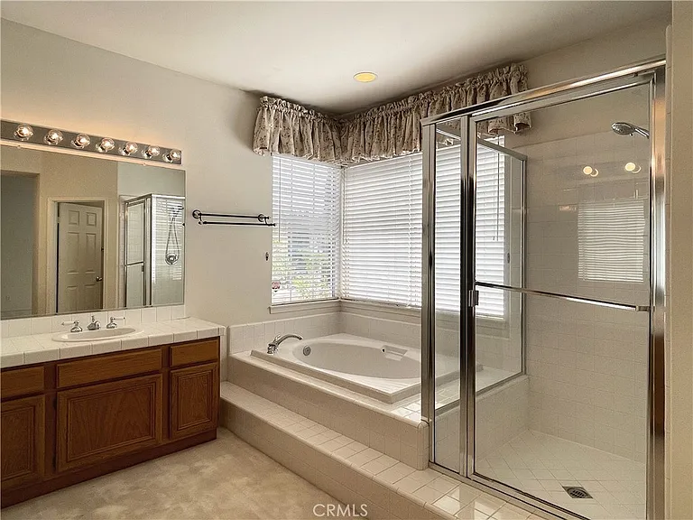 2712 Westbourne Pl — Photo 43