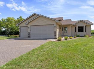 805 Pond View Ct, Braham, MN 55006