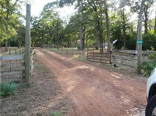 4th image of 8926 McCarver Ln