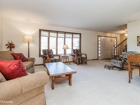 4th image of 3046 Rosemont Dr