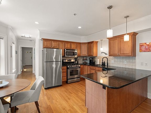 5th image of 17 Robbins St APT 2