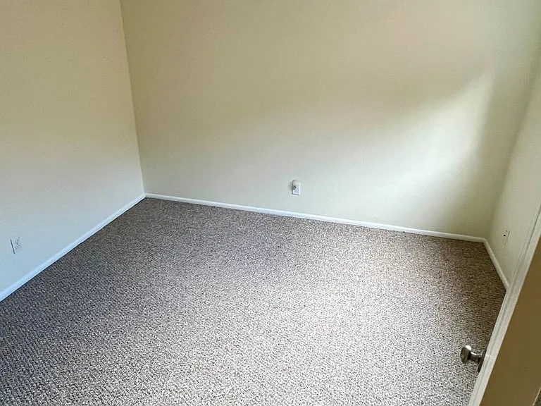 43 Park Pl — Photo 8