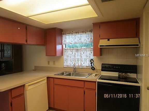 4th image of 2440 Glenview Dr