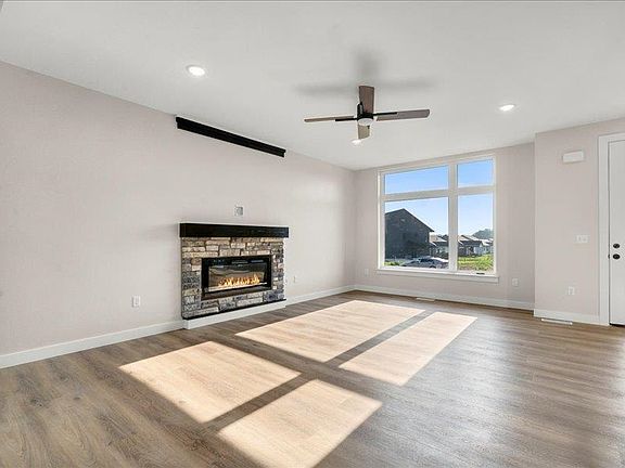 5th image of 1120 Salm Dr