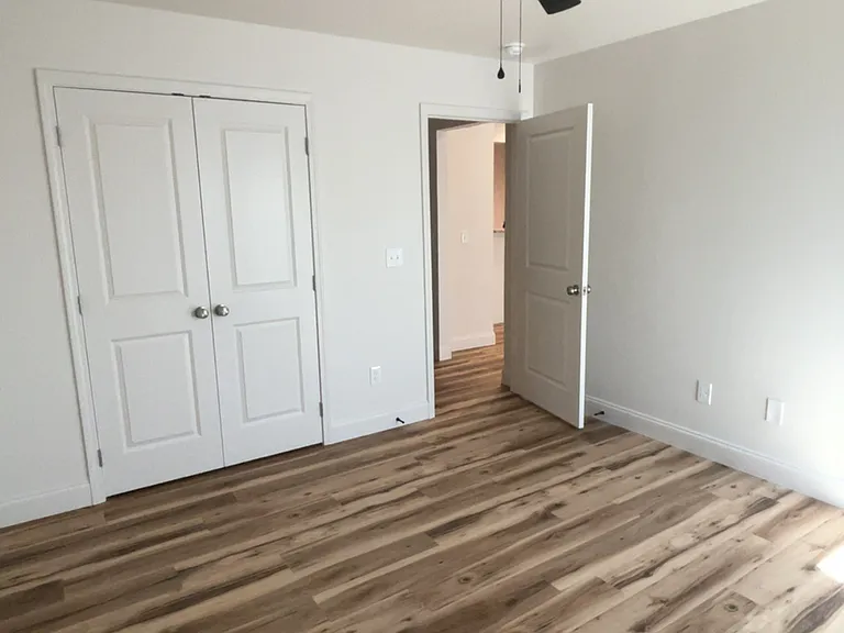 144 Hillridge Ct — Photo 10