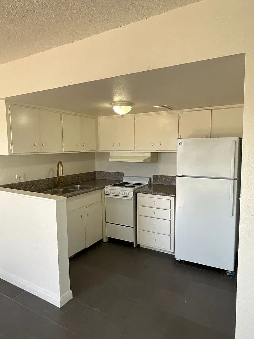 3805 Hazelwood St — Photo 1