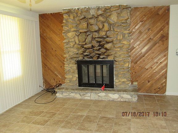 4th image of 18351 Anthony Ave