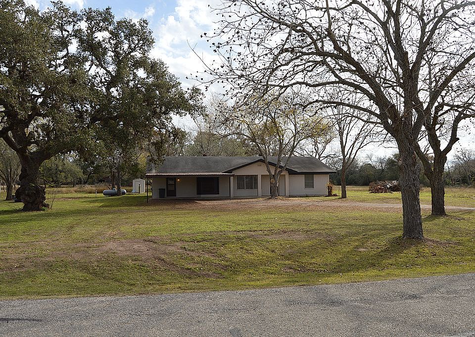 1st image of 145 Bluebonnet Ln