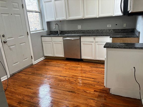 3rd image of 8136 S Drexel Ave APT 3