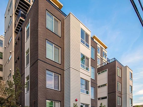3rd image of 2820 Eastlake Ave E APT 202