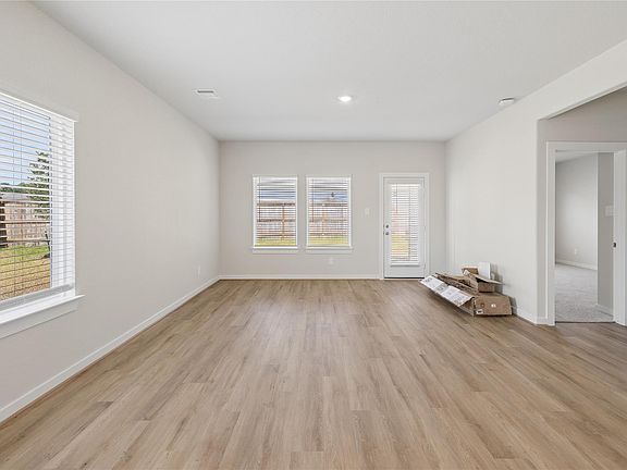 3rd image of 6816 Hart Oak Dr
