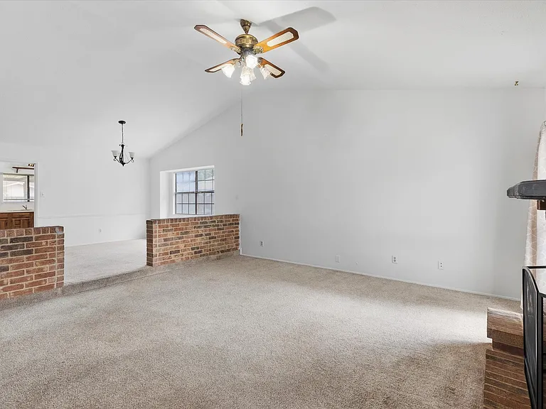 7612 Jerome Dr — Photo 7