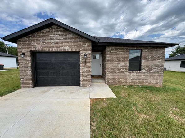 414 N Cherokee Trail, Clever, MO 65631
