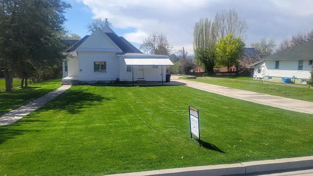 119 N 200 E — Photo 1