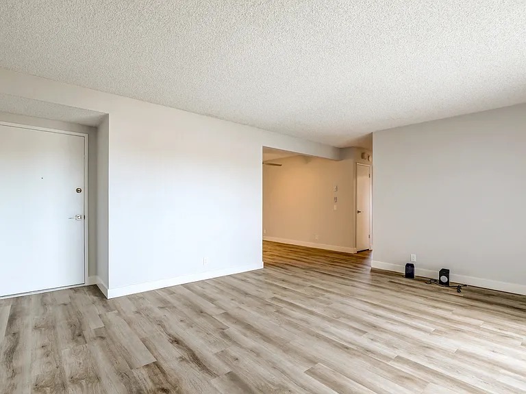 1575 Oak Apartment Homes — Photo 20