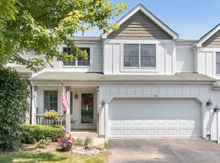 303 Spring Point Dr #303, Carpentersville, IL 60110