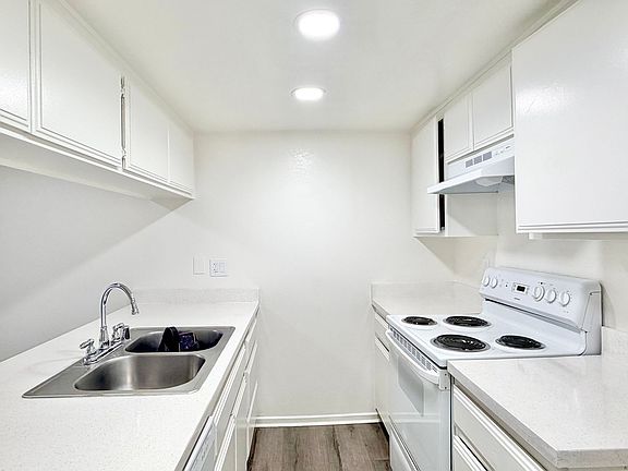 5th image of 510-520 E Orangewood Ave #520-110