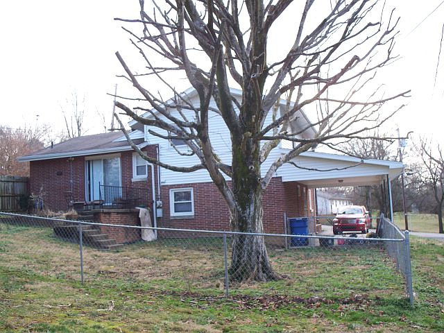 2nd image of 201 St Marys Ct