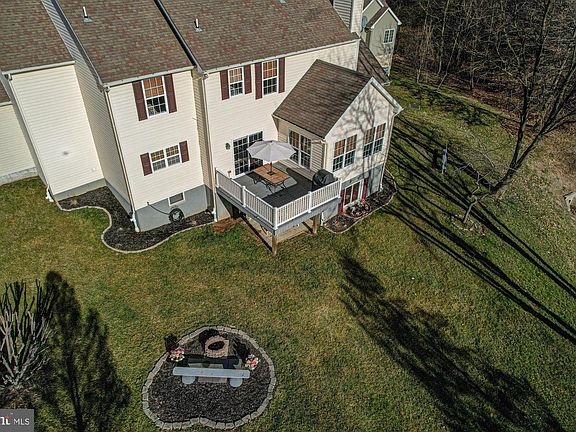 5th image of 111 Pemberton Valley Dr