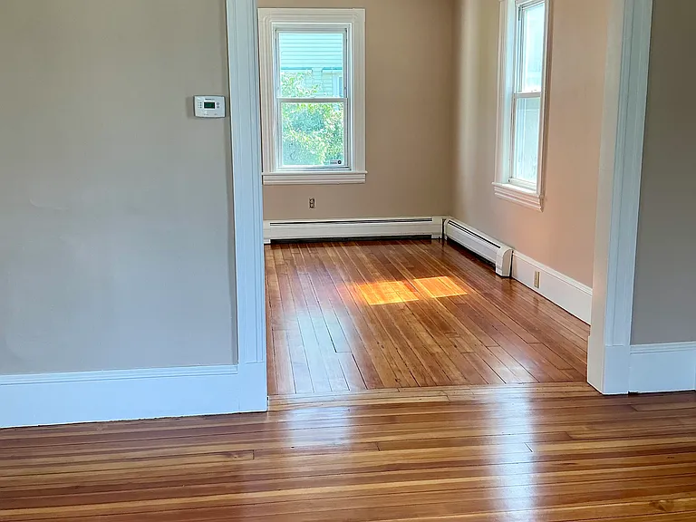 5 Hampton Ter — Photo 2