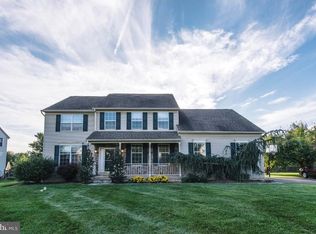 402 Abbey Ln, Schwenksville, PA 19473