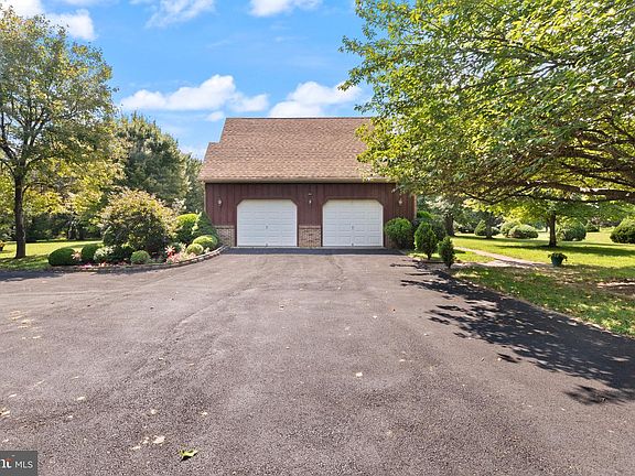 3rd image of 2418 Old Telegraph Rd