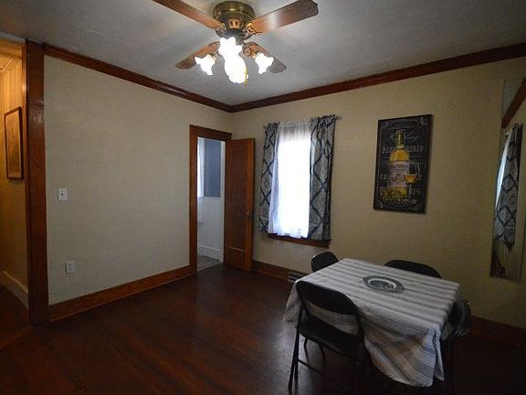 5th image of 307 W East St