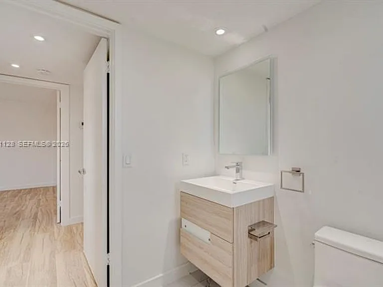 1 Alhambra Cir #601 — Photo 29
