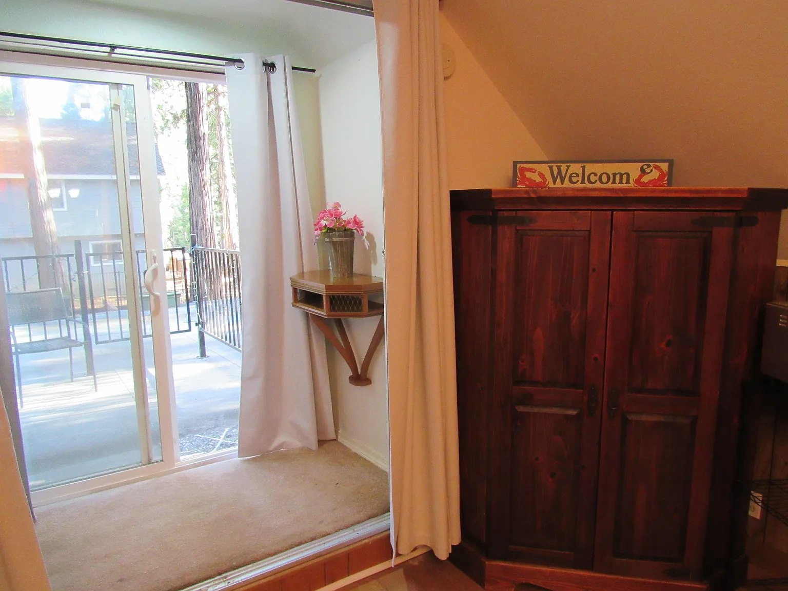 5150 Valley View Dr — Photo 3
