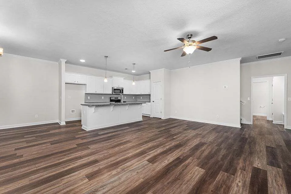 p226 3009 Stanhope Drive - 1 — Photo 4
