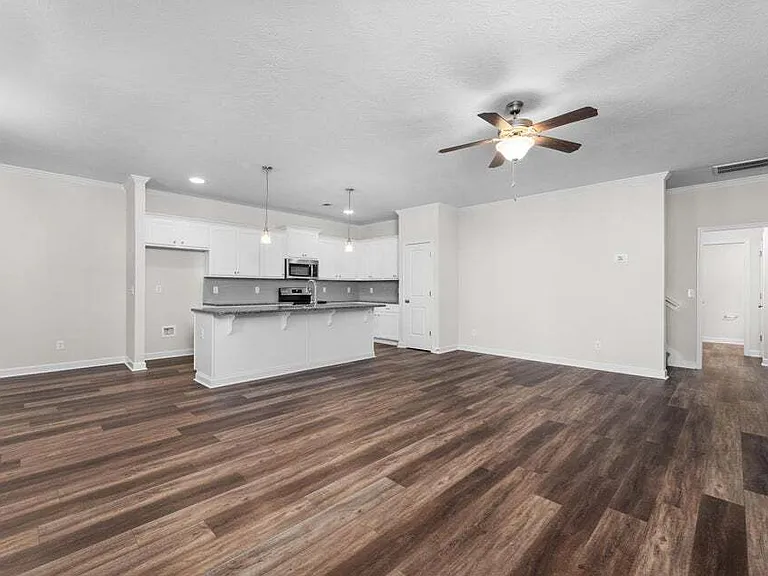 3009 Stanhope Dr — Photo 5