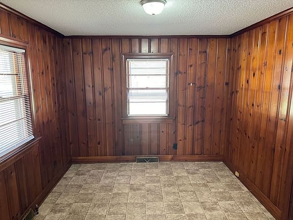 5th image of 309 Kingston Ave