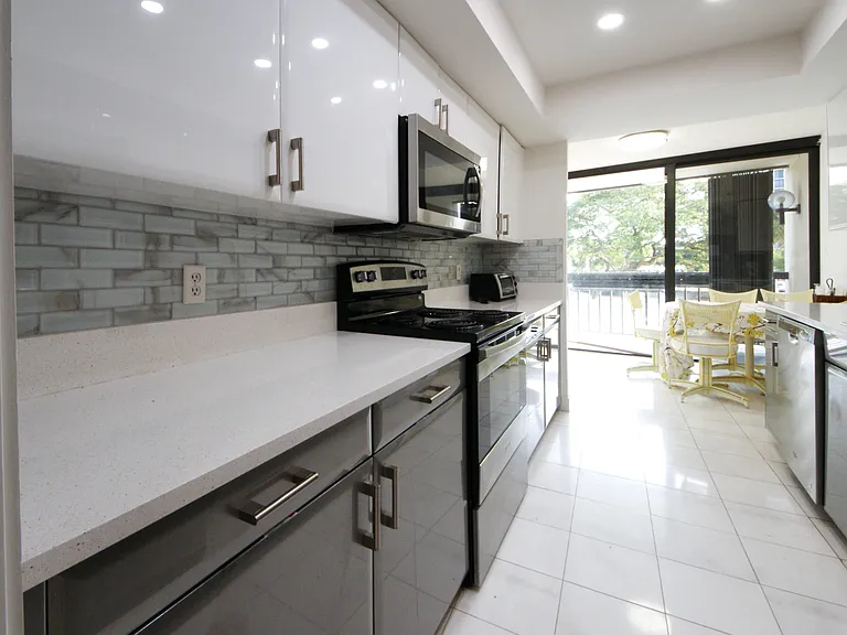 2450 Presidential Way #208 — Photo 21