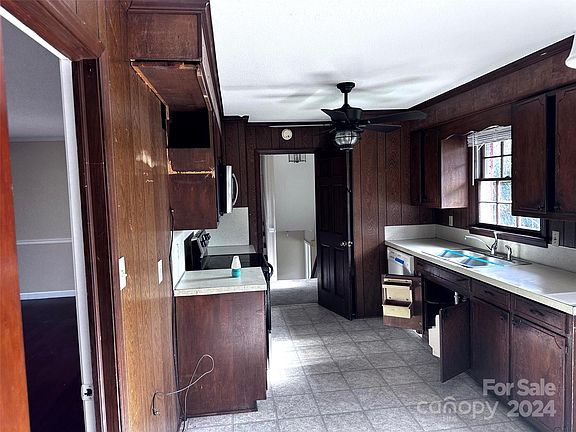 3rd image of 2511 Pickwick Pl