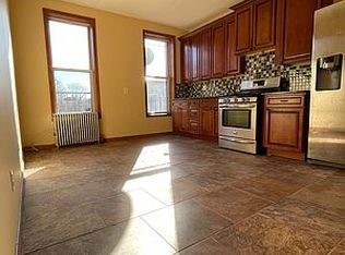 272 Nassau Ave APT 3R, Brooklyn, NY 11222