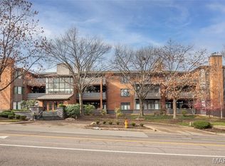 155 N Hanley Rd APT 302, Saint Louis, MO 63105