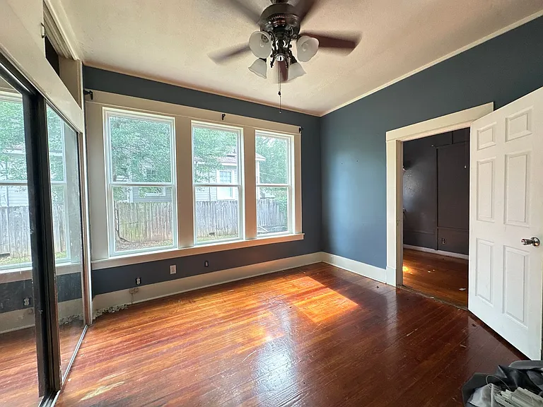 457 Dalzell St — Photo 10